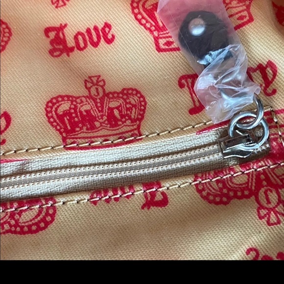 Juicy Couture Graffiti Cosmetic Bag - Picture 8 of 9